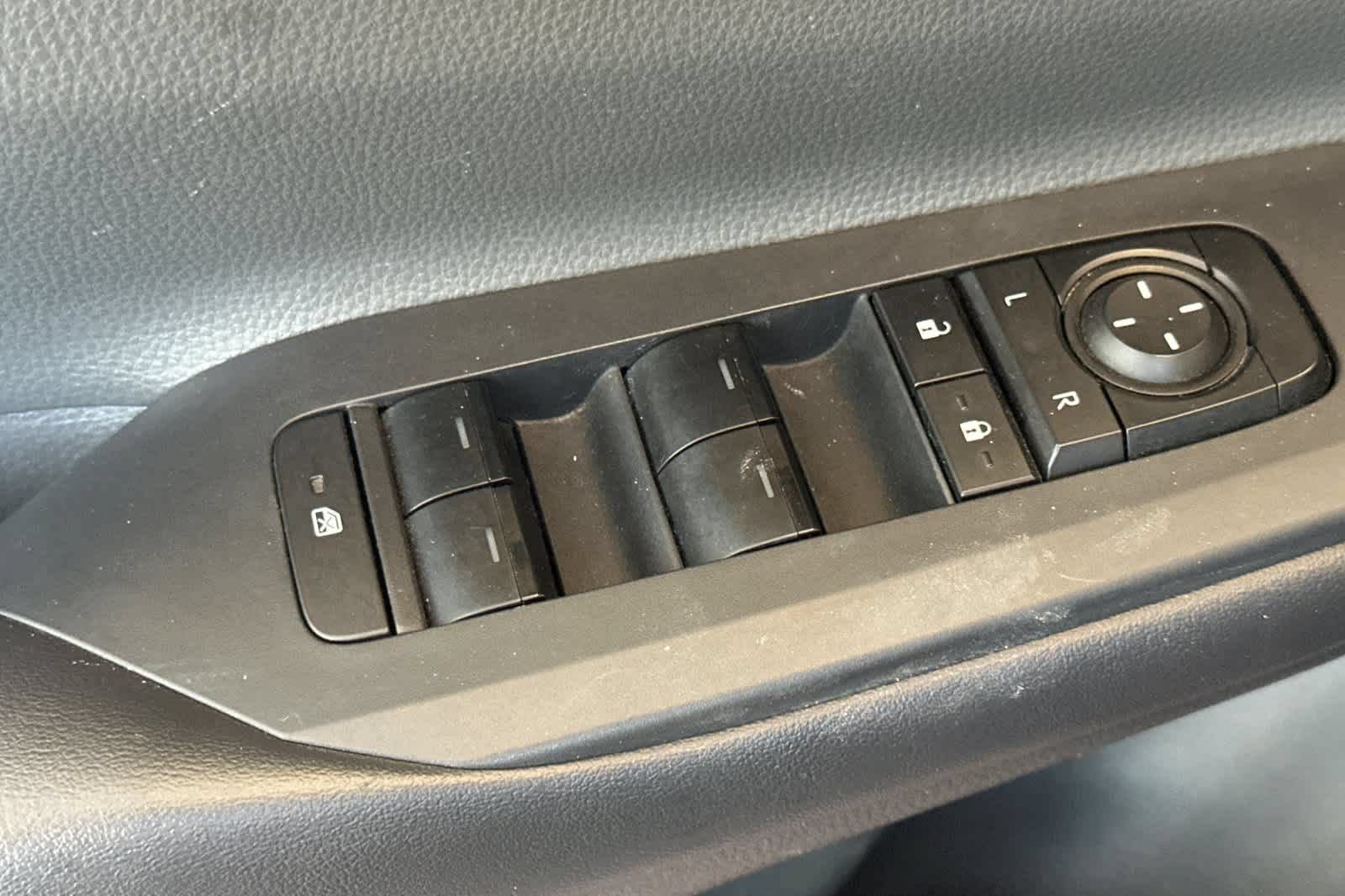Used 2023 Toyota Prius LE FWD image 14