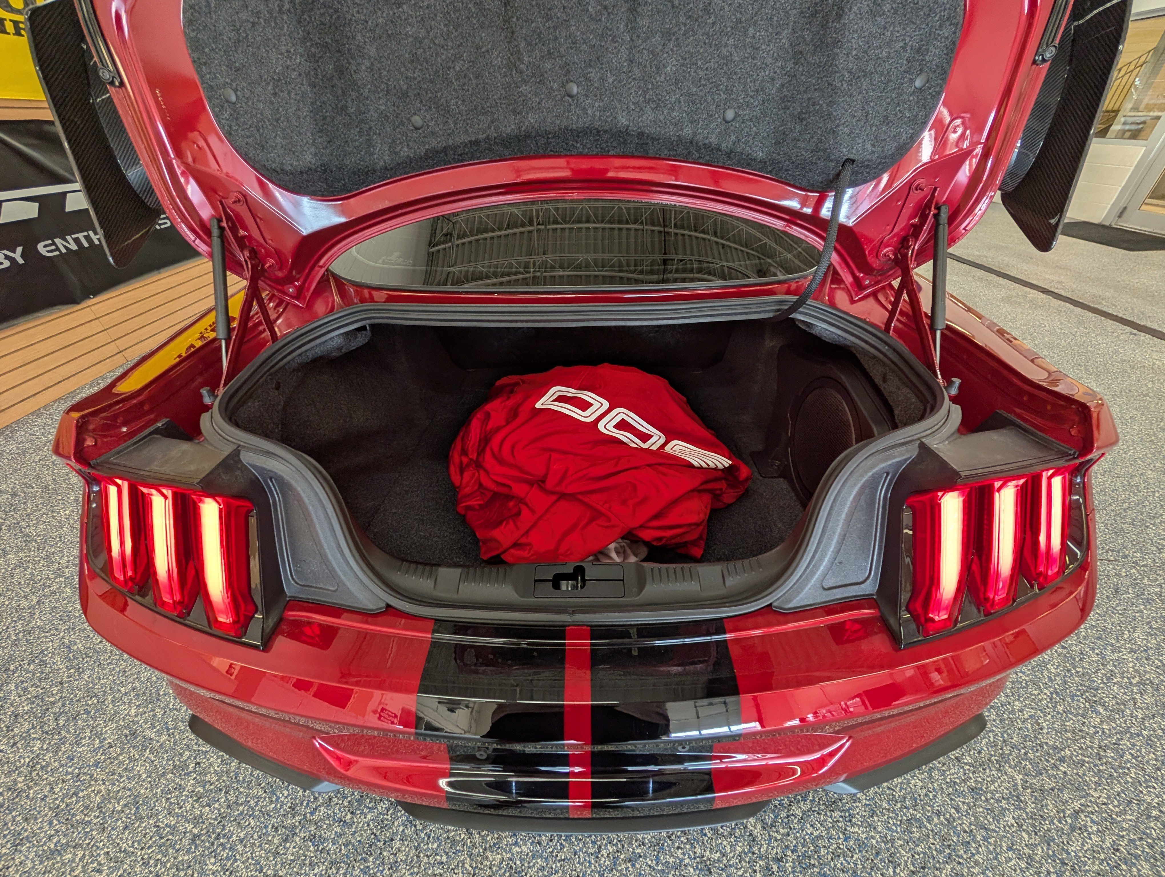 Certified 2020 Ford Mustang Shelby GT500 w/ Carbon Fiber Track Pack RWD image 14