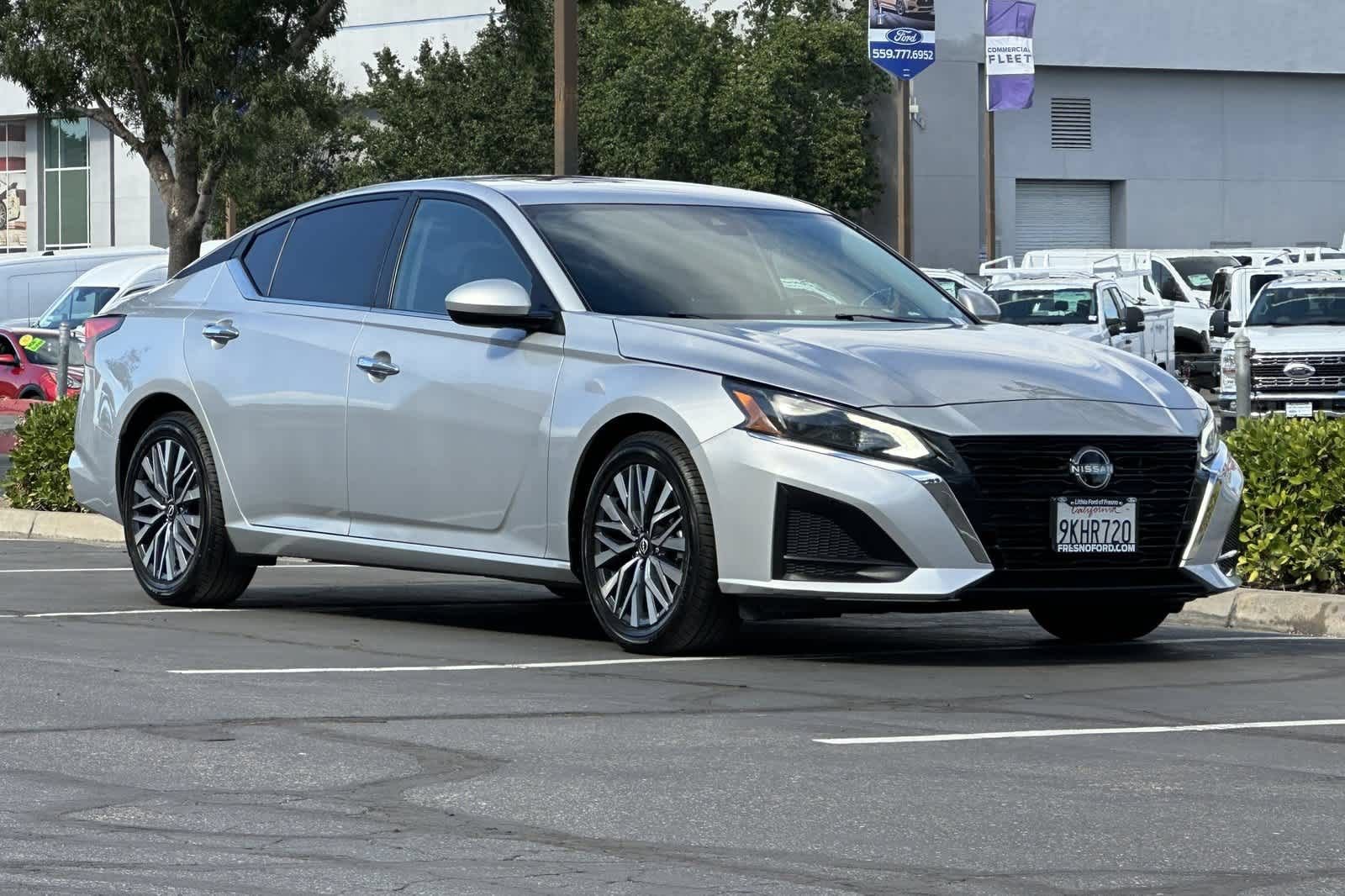 Used 2023 Nissan Altima 2.5 SV w/ SV Premium Package FWD image 9