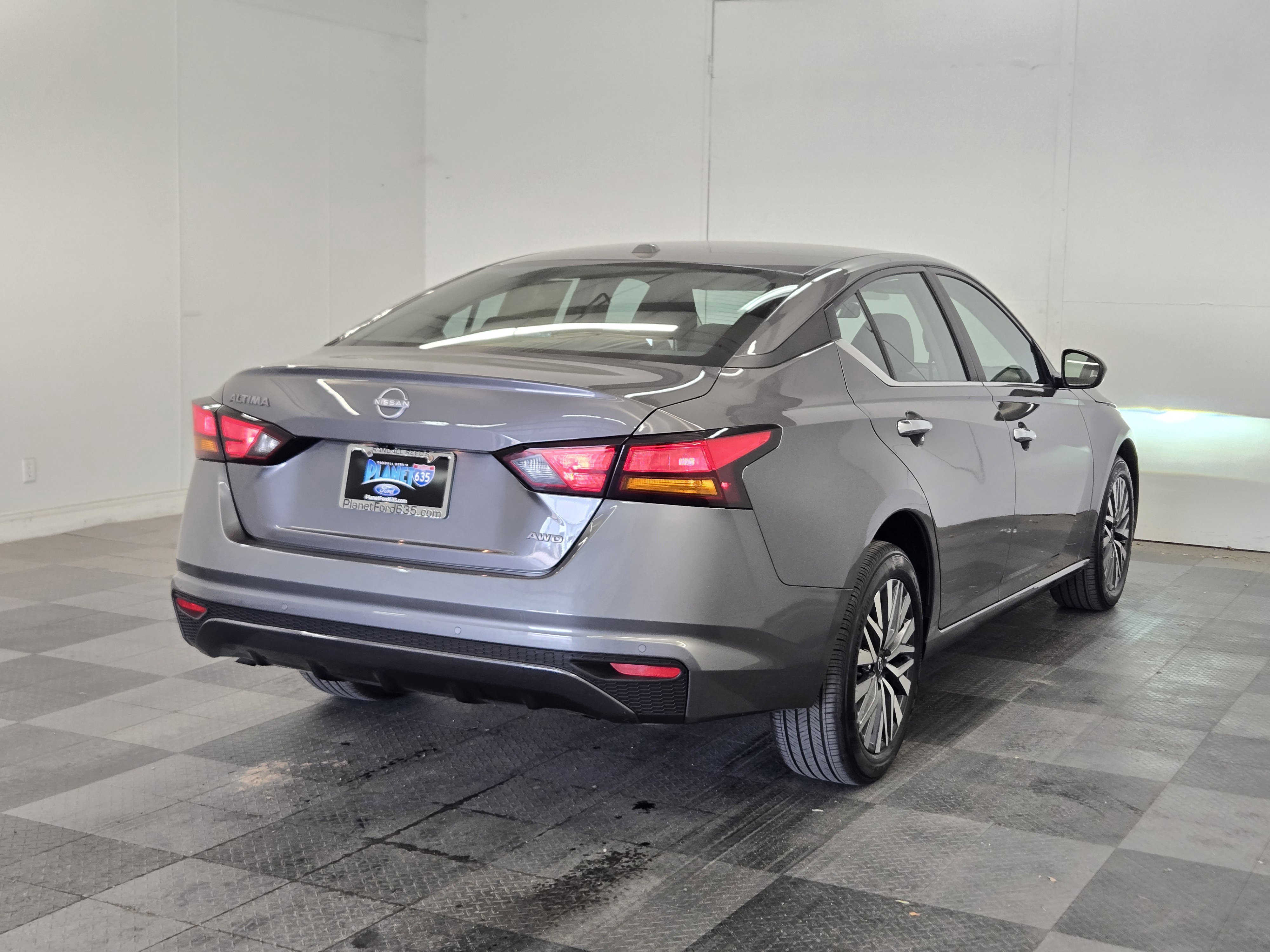 Used 2025 Nissan Altima 2.5 SV image 4