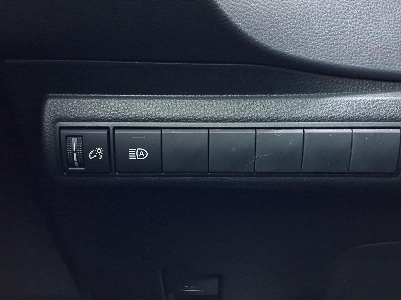 Used 2025 Toyota Corolla XSE FWD image 22
