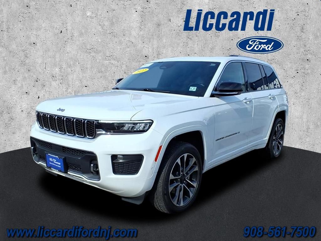 Used 2022 Jeep Grand Cherokee Overland w/ Luxury Tech Group IV image 3