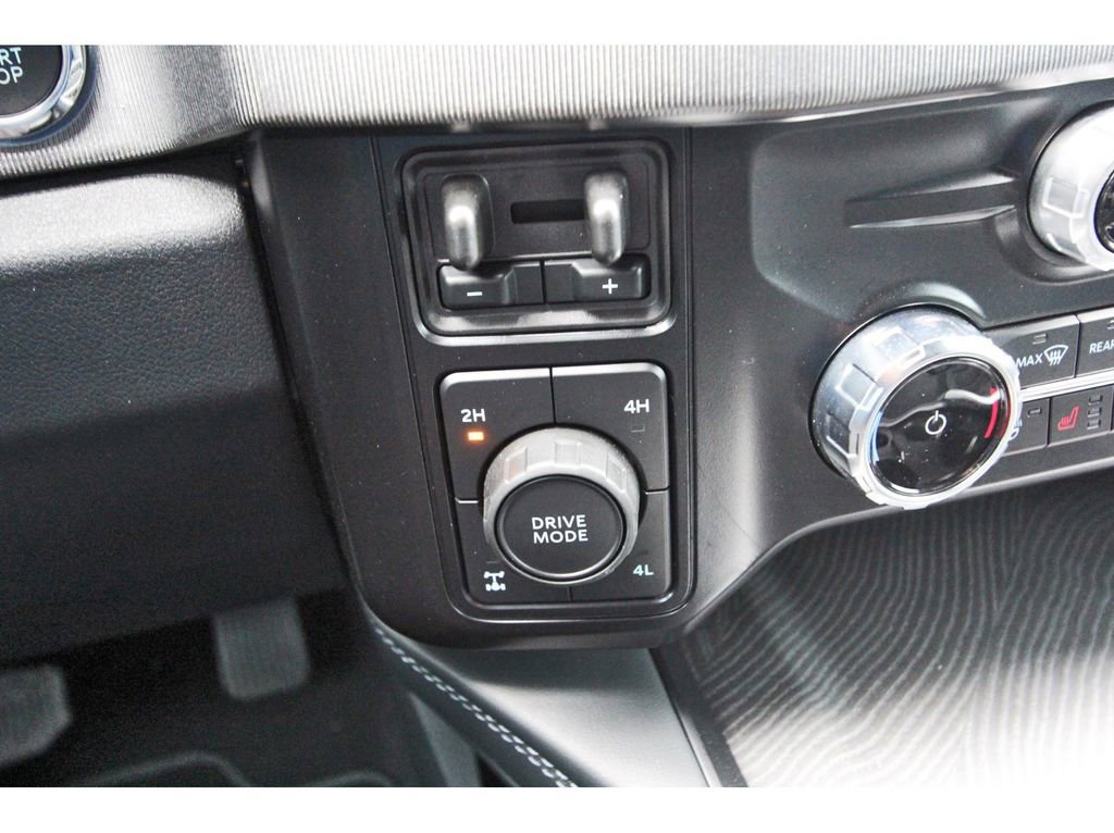 Certified 2025 Ford F350 Platinum w/ FX4 Off-Road Package AWD/4WD image 25