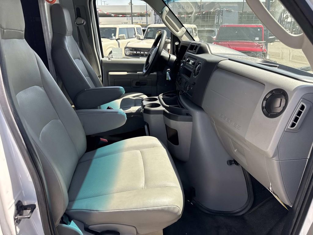 Certified 2021 Ford E-450 and Econoline 450 Super Duty w/ Power Windows & Locks Group image 16