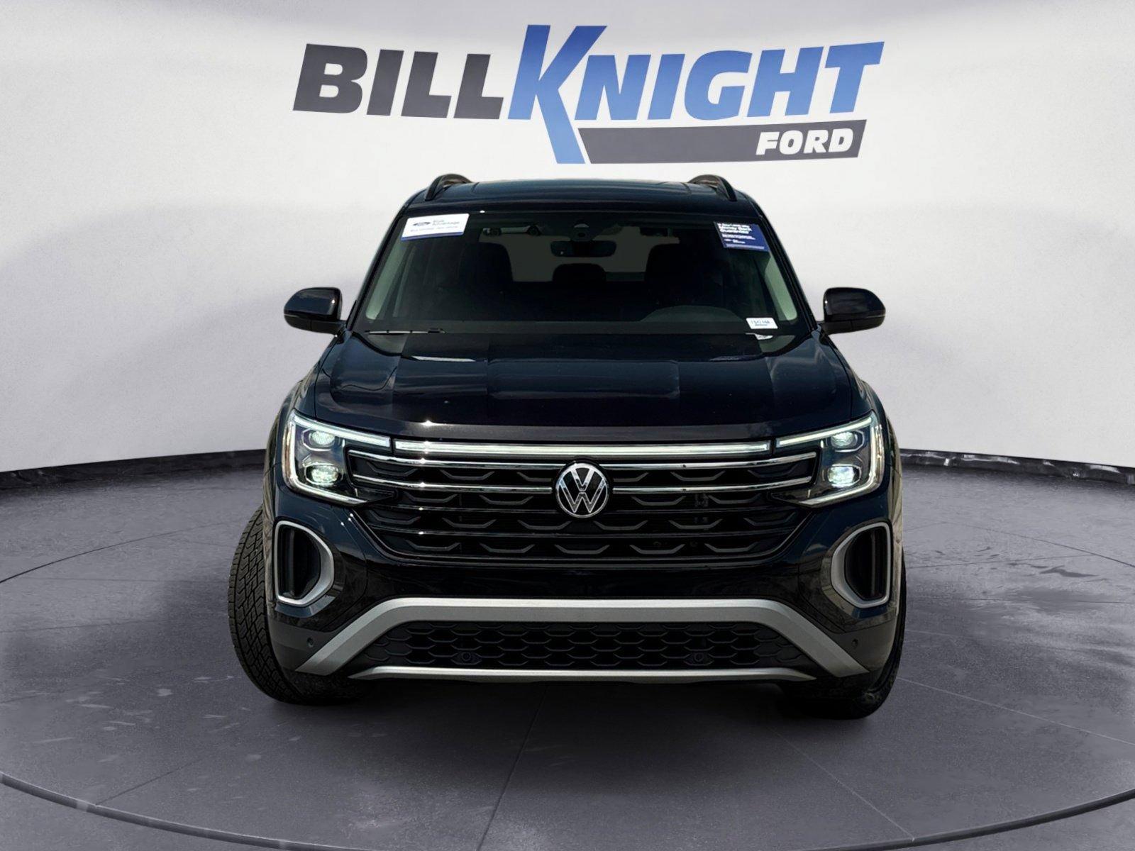 Used 2025 Volkswagen Atlas Peak Edition SE AWD/4WD image 8