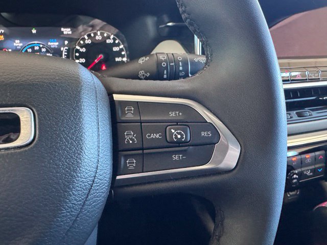 Used 2023 Jeep Compass Limited AWD/4WD image 16