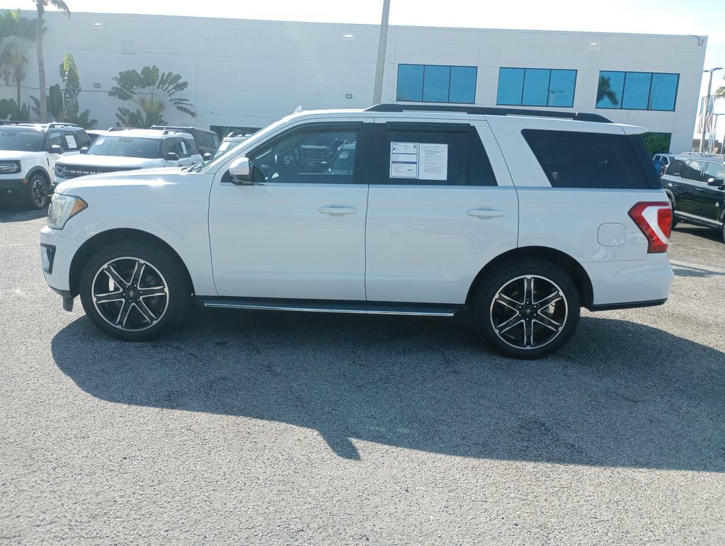 Certified 2018 Ford Expedition XLT w/ Equipment Group 202A RWD image 4