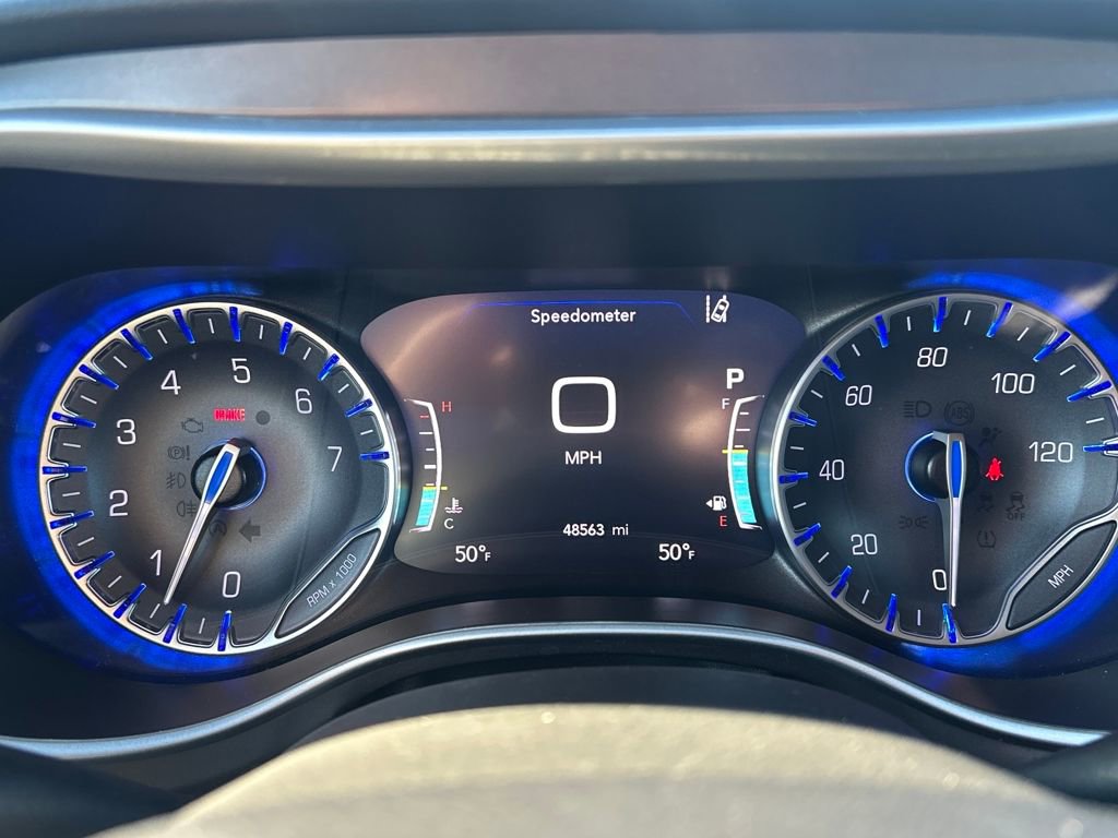 Used 2024 Chrysler Pacifica Touring-L image 22