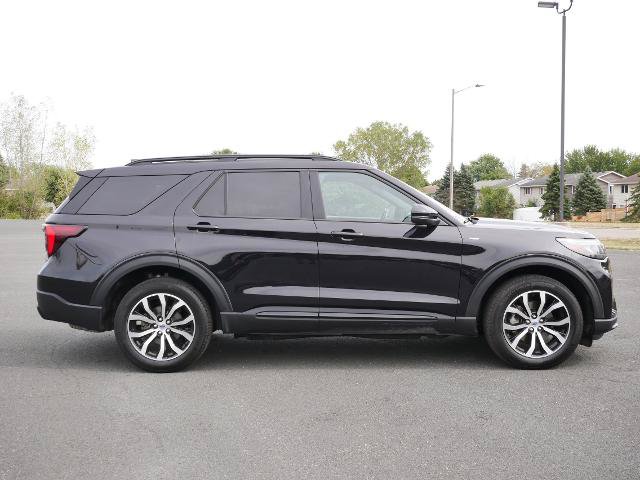 Certified 2025 Ford Explorer ST-Line AWD/4WD image 6