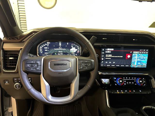 Used 2025 GMC Sierra 3500 Denali w/ Denali Reserve Package AWD/4WD image 11