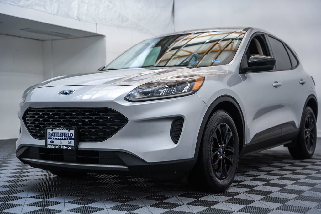 Certified 2020 Ford Escape SE Sport FWD image 3