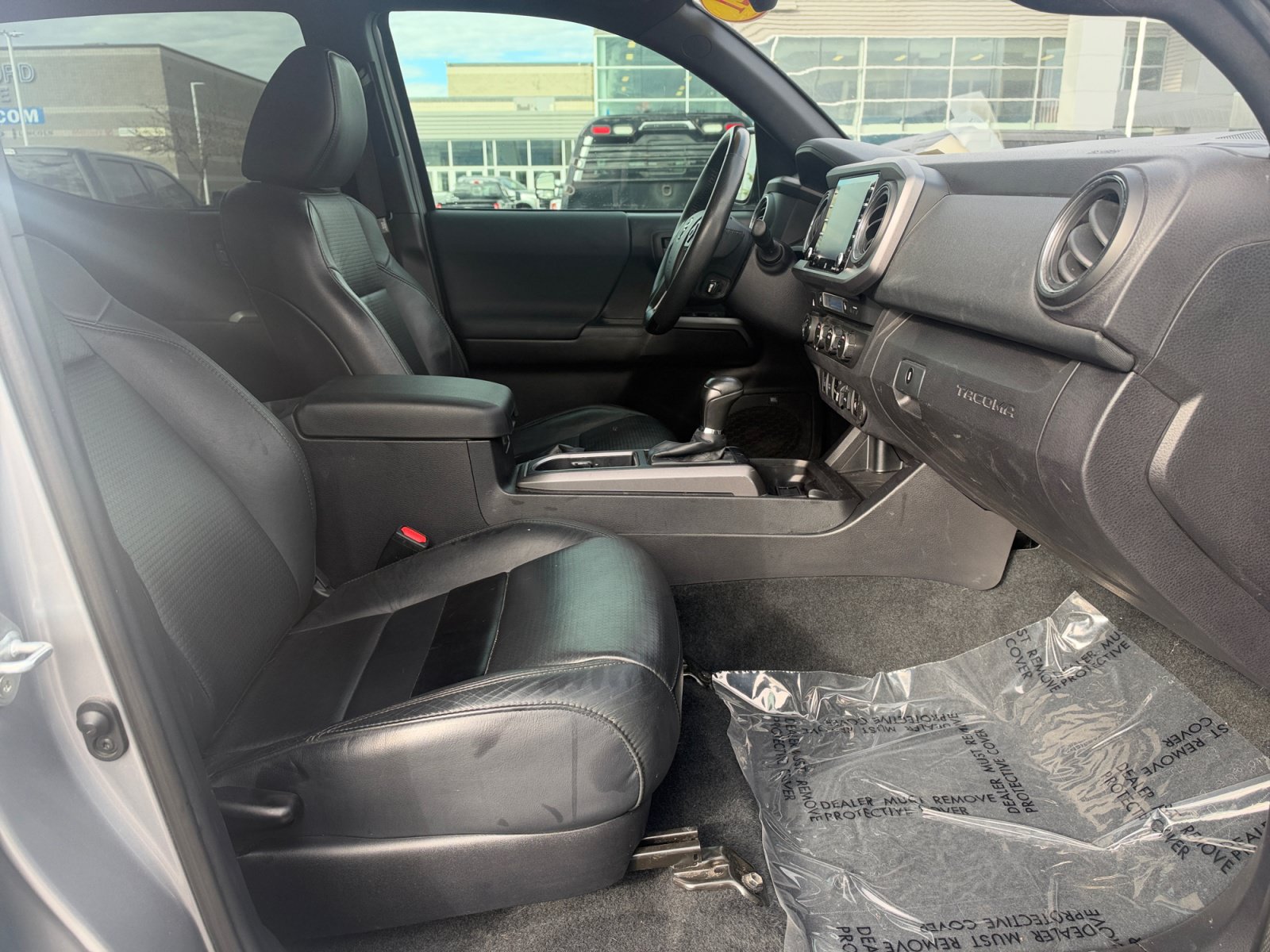 Used 2021 Toyota Tacoma TRD Sport w/ TRD Premium Sport Package AWD/4WD image 28