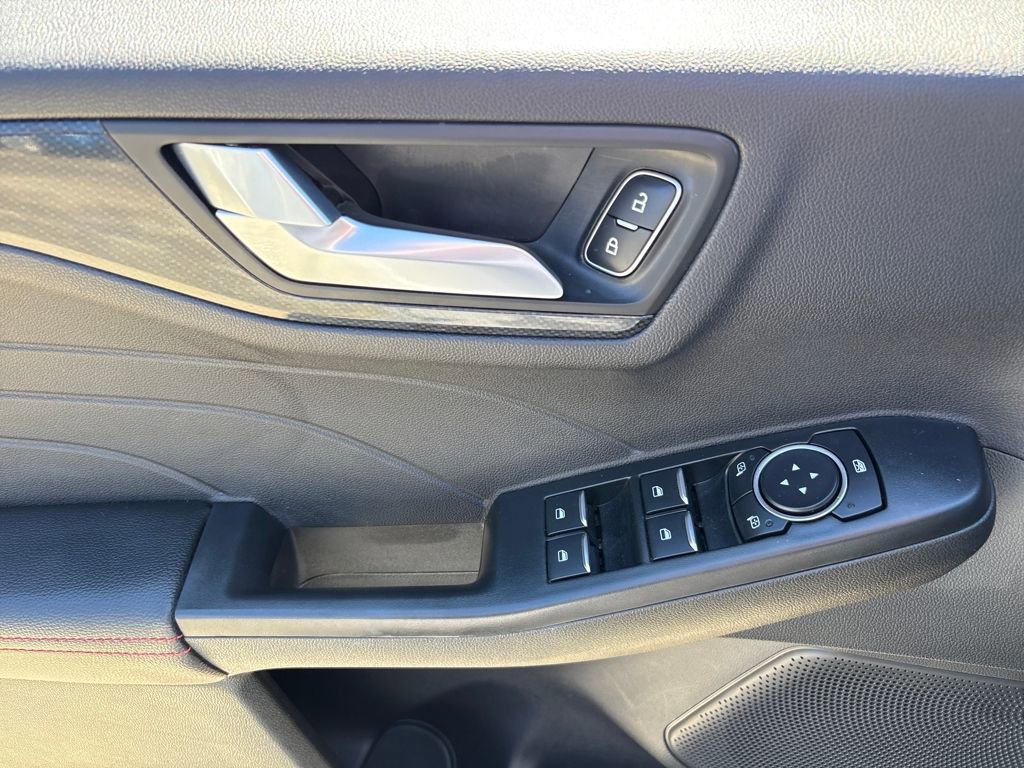 Certified 2025 Ford Escape ST-Line Elite image 16