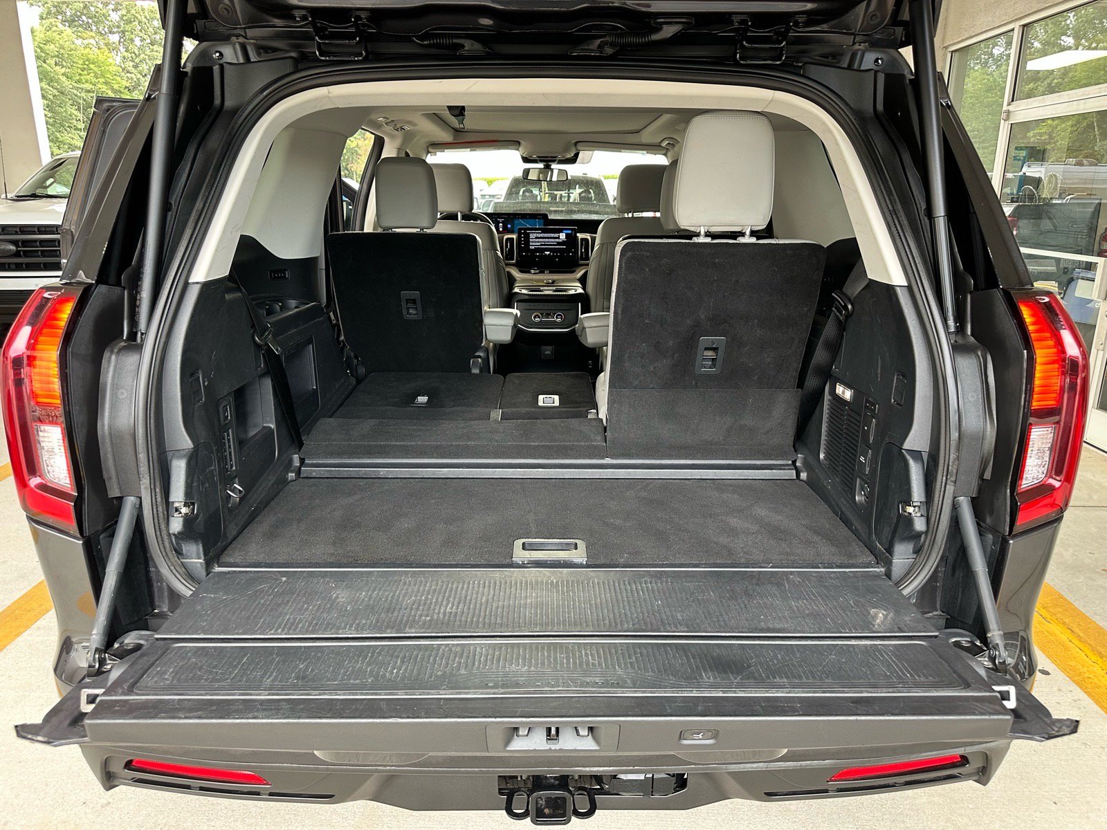 Certified 2025 Ford Expedition Active AWD/4WD image 27