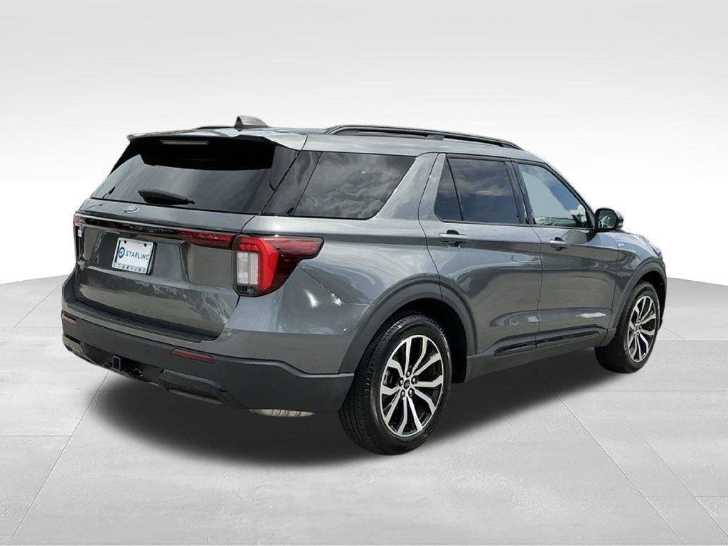 Certified 2025 Ford Explorer ST-Line w/ Premium Package RWD image 11