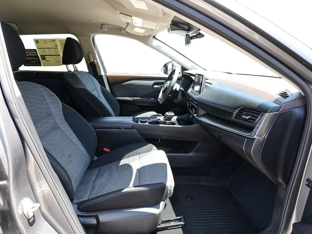 Used 2023 Nissan Rogue SV AWD/4WD image 21
