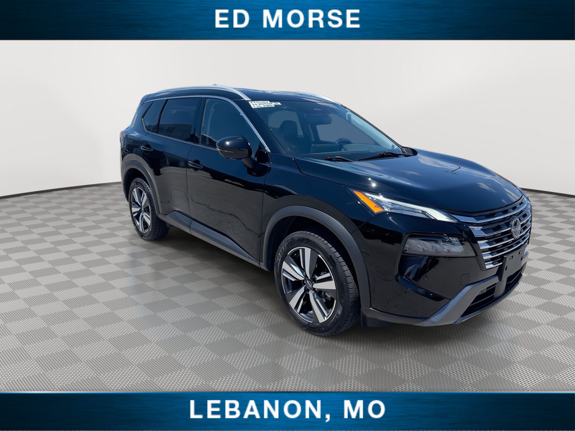 Used 2024 Nissan Rogue SL AWD/4WD image 2