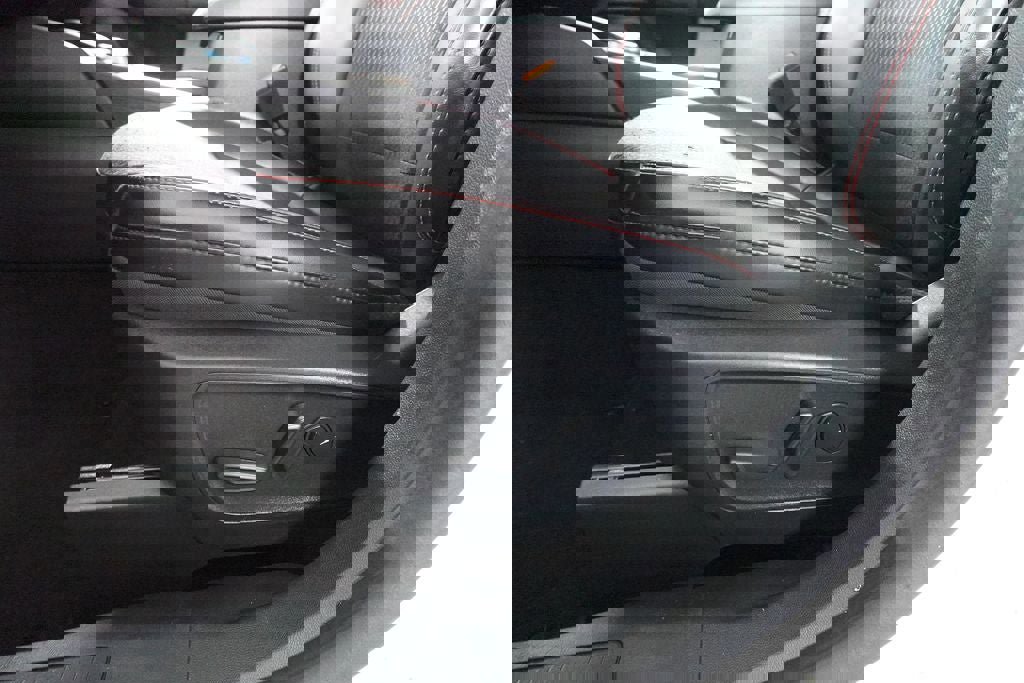 Certified 2025 Ford Escape ST-Line image 11