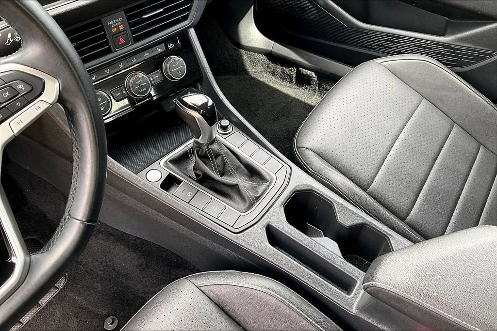 Used 2024 Volkswagen Jetta SE FWD image 15