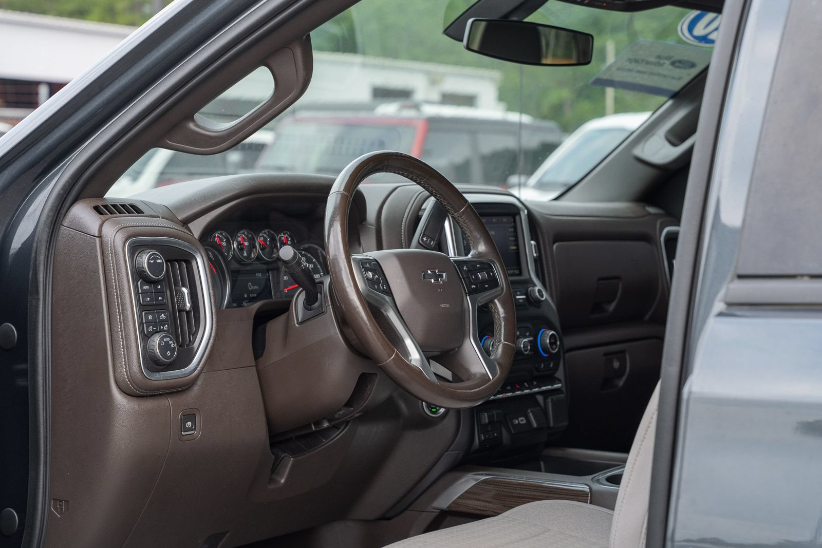 Used 2020 Chevrolet Silverado 1500 LT Trail Boss AWD/4WD image 19
