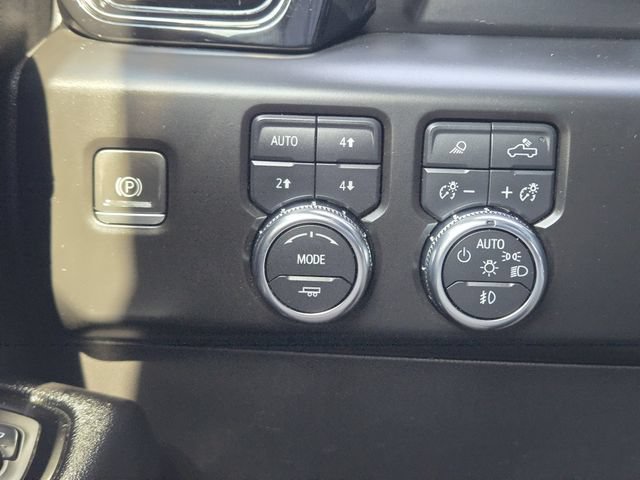 Used 2023 GMC Sierra 1500 AT4 w/ AT4 Premium Package AWD/4WD image 21