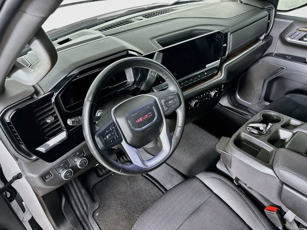 Used 2024 GMC Sierra 1500 Elevation AWD/4WD image 2