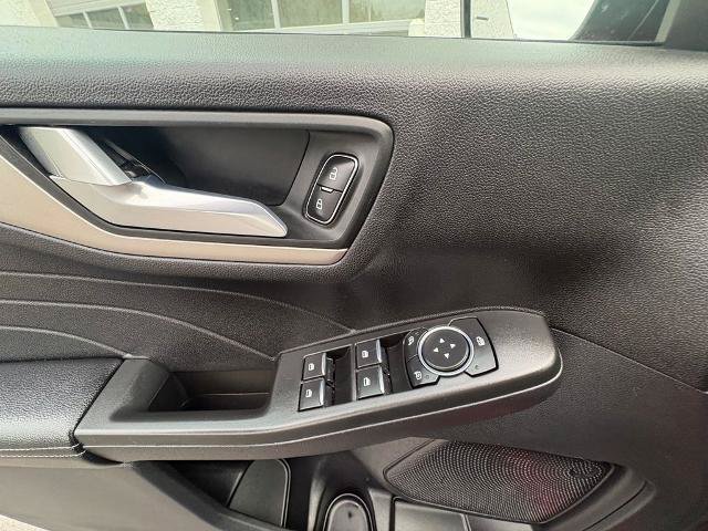 Certified 2022 Ford Escape SEL AWD/4WD image 17