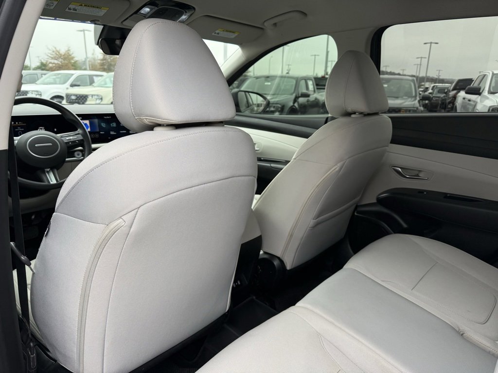 Used 2025 Hyundai Tucson SE image 25