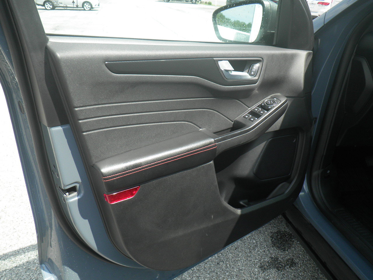 Certified 2025 Ford Escape ST-Line w/ Tech Pack #1 AWD/4WD image 16