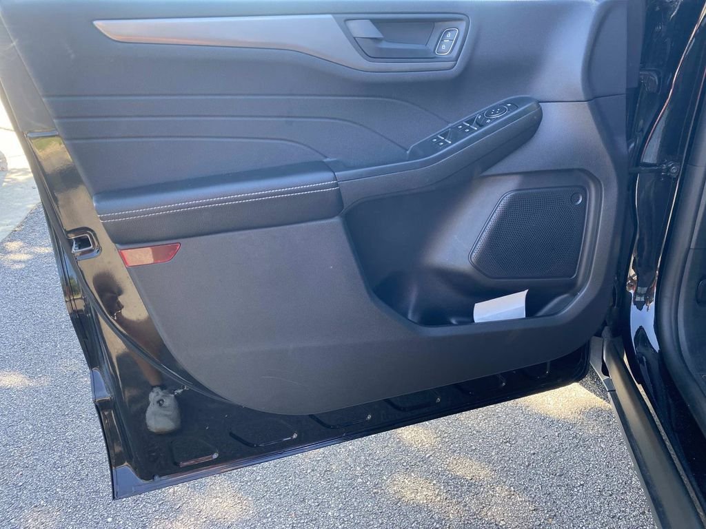 Certified 2025 Ford Escape Active FWD image 16