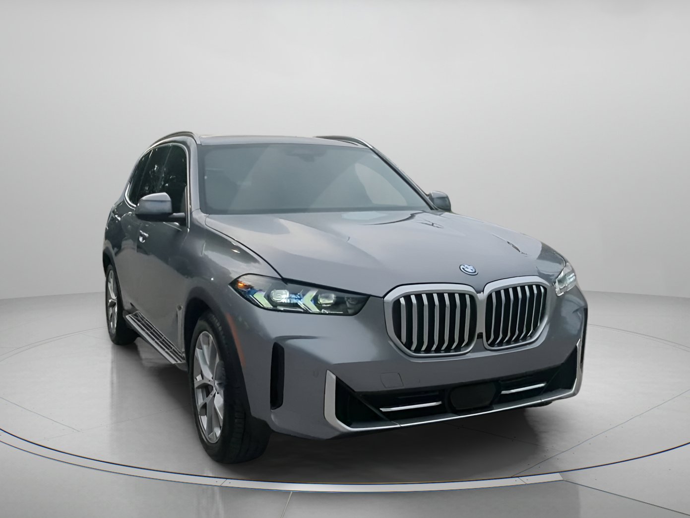 Used 2025 BMW X5 xDrive50e AWD/4WD image 4