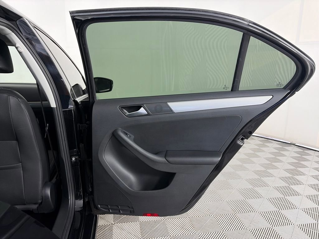 Used 2018 Volkswagen Jetta SE image 27