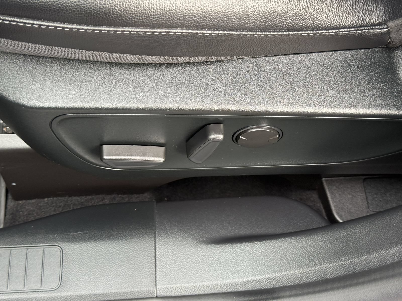 Certified 2022 Ford Escape SEL FWD image 21