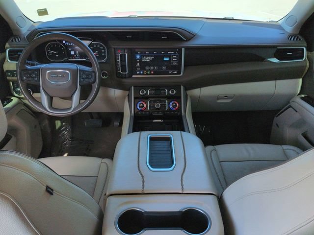 Used 2021 GMC Yukon XL Denali w/ Denali Ultimate Package AWD/4WD image 16