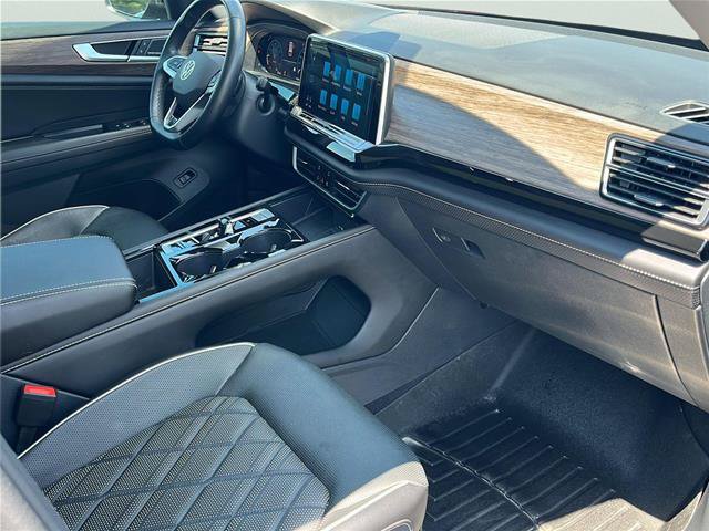 Used 2024 Volkswagen Atlas SEL Premium R-Line AWD/4WD image 13