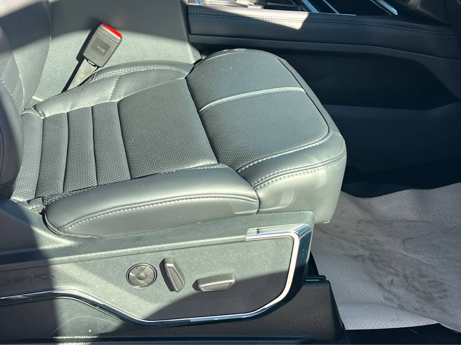 Certified 2026 Ford F350 Platinum image 19