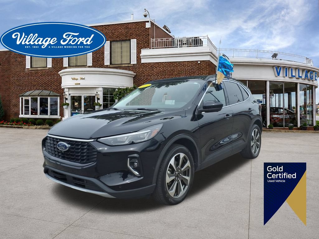 Certified 2023 Ford Escape Platinum w/ Premium Technology Package AWD/4WD image 1