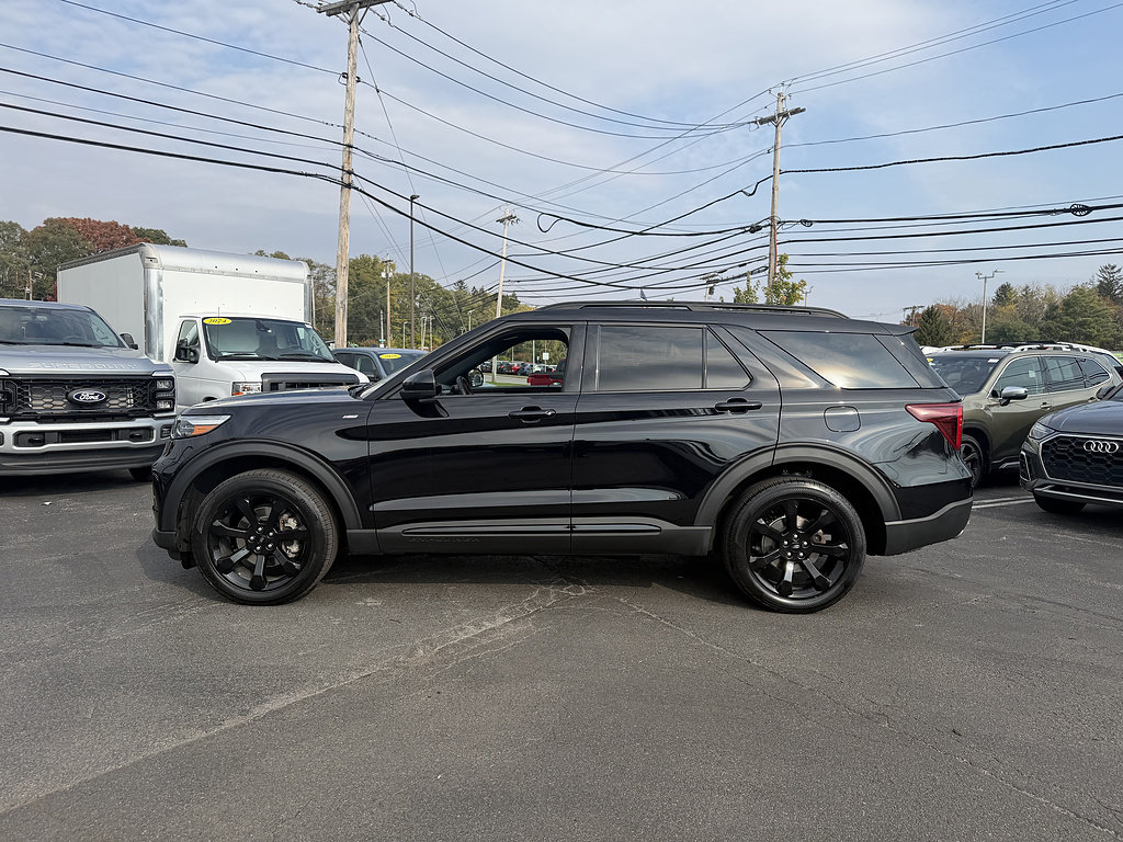 Certified 2023 Ford Explorer ST-Line w/ Class IV Trailer Tow Package AWD/4WD image 3