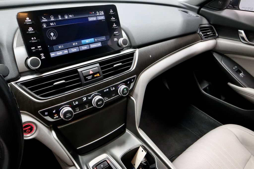 Used 2020 Honda Accord Touring image 30