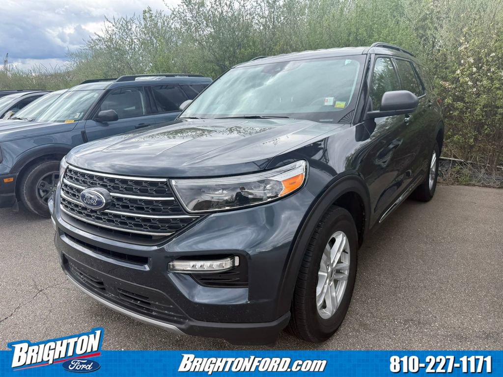 Certified 2024 Ford Explorer XLT w/ Equipment Group 202A AWD/4WD image 3