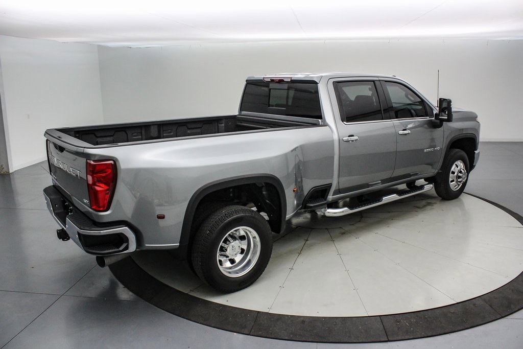 Used 2025 Chevrolet Silverado 3500 LTZ w/ LTZ Plus Package image 4