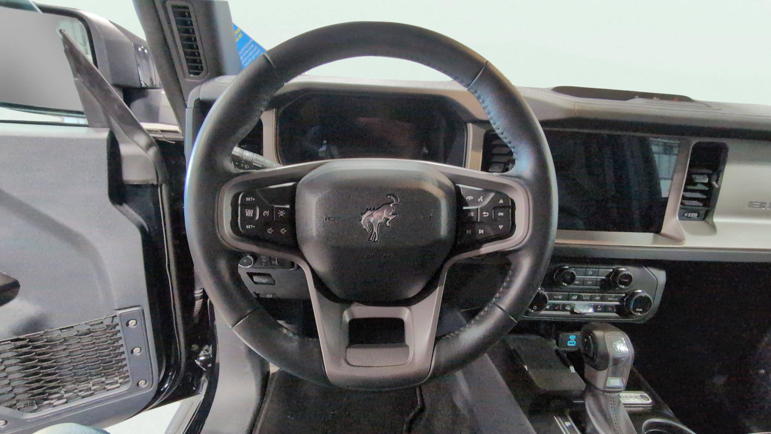 Certified 2025 Ford Bronco Outer Banks AWD/4WD image 18