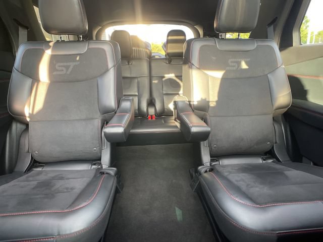 Certified 2025 Ford Explorer ST AWD/4WD image 39