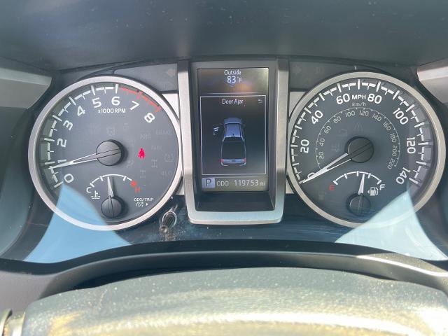 Used 2017 Toyota Tacoma Limited w/ Tow Package AWD/4WD image 9