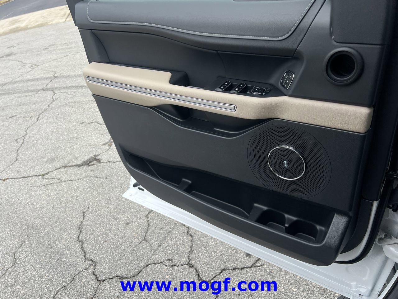 Certified 2024 Ford Expedition Max Limited AWD/4WD image 19