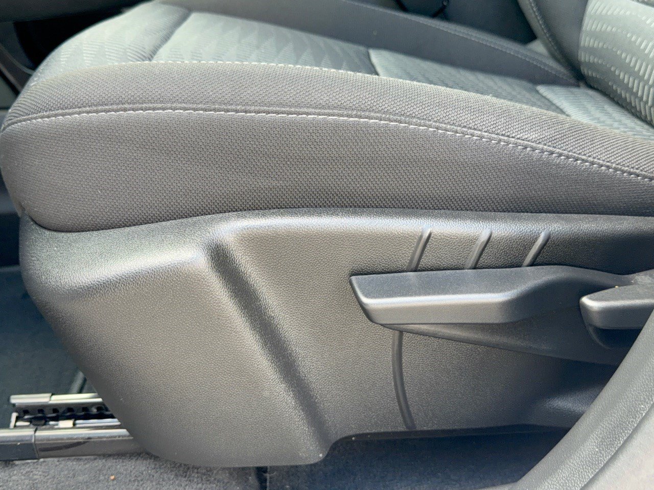 Used 2026 Chevrolet Equinox LT FWD image 16