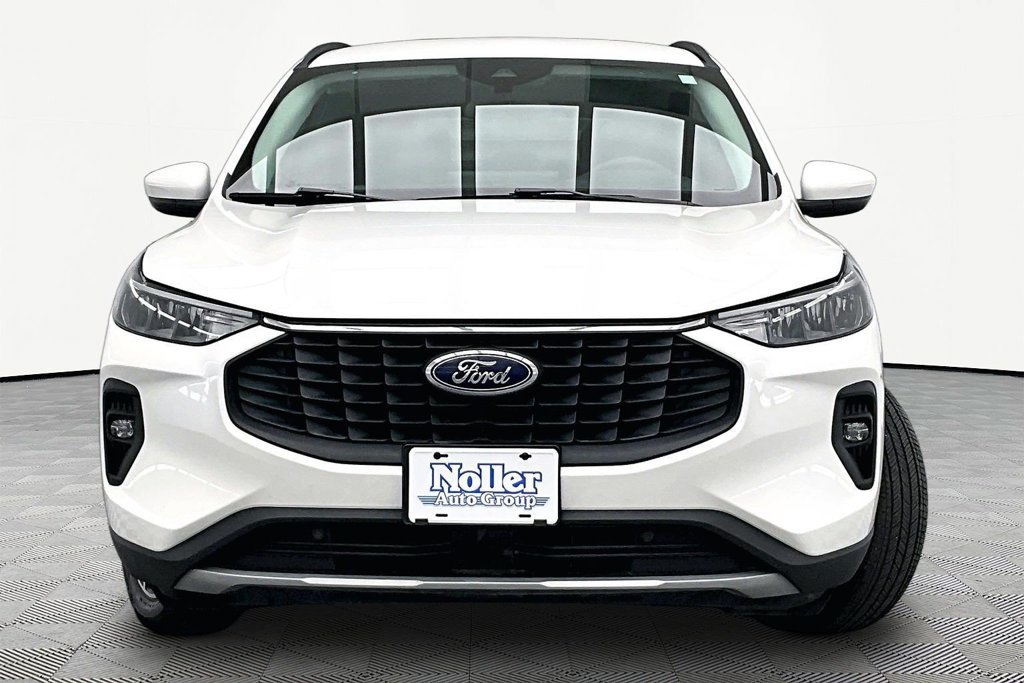 Certified 2023 Ford Escape SE FWD image 3