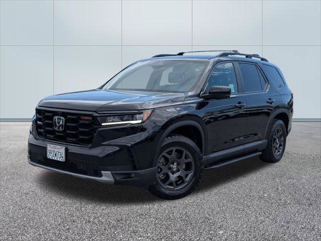 Used 2024 Honda Pilot TrailSport image 1