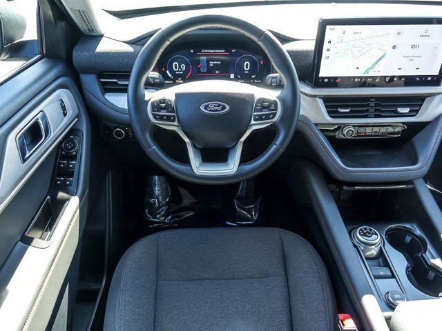 Certified 2025 Ford Explorer Active AWD/4WD image 18