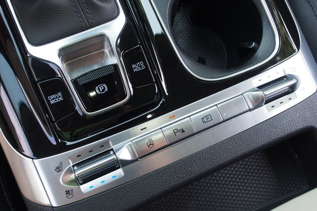 Used 2022 Kia Carnival SX Prestige FWD image 29